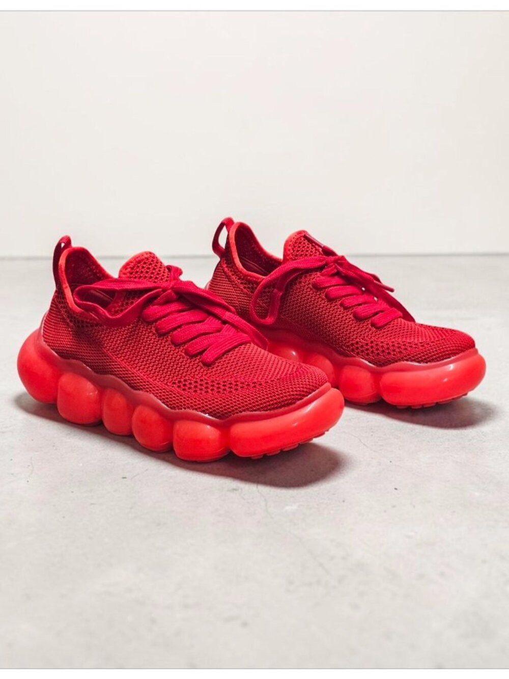Red Mesh Athletic Sneakers With Bubble Sole - Breathable Lightweight Design For - Picture 5 of 12